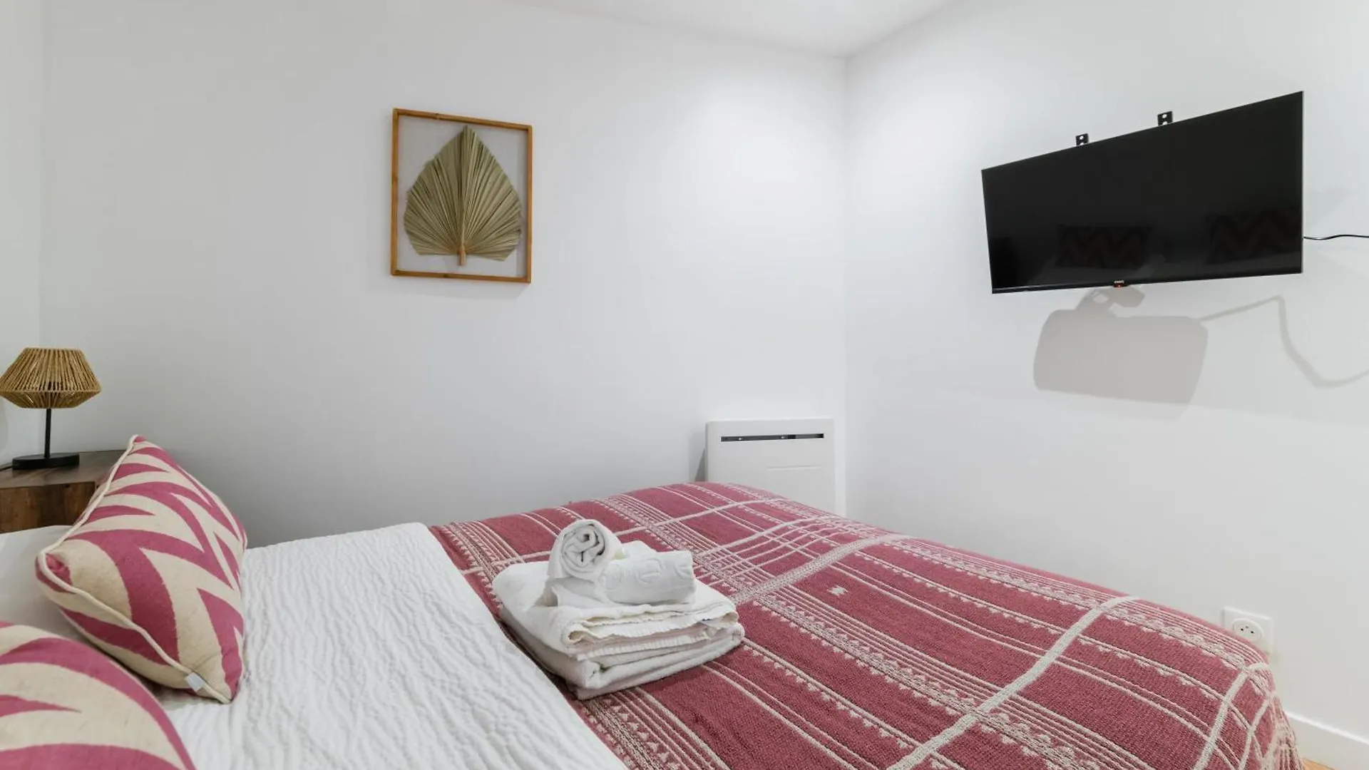 Appartement Tout Equipe Et Cosy Paris 18 - 4P 0*,  France